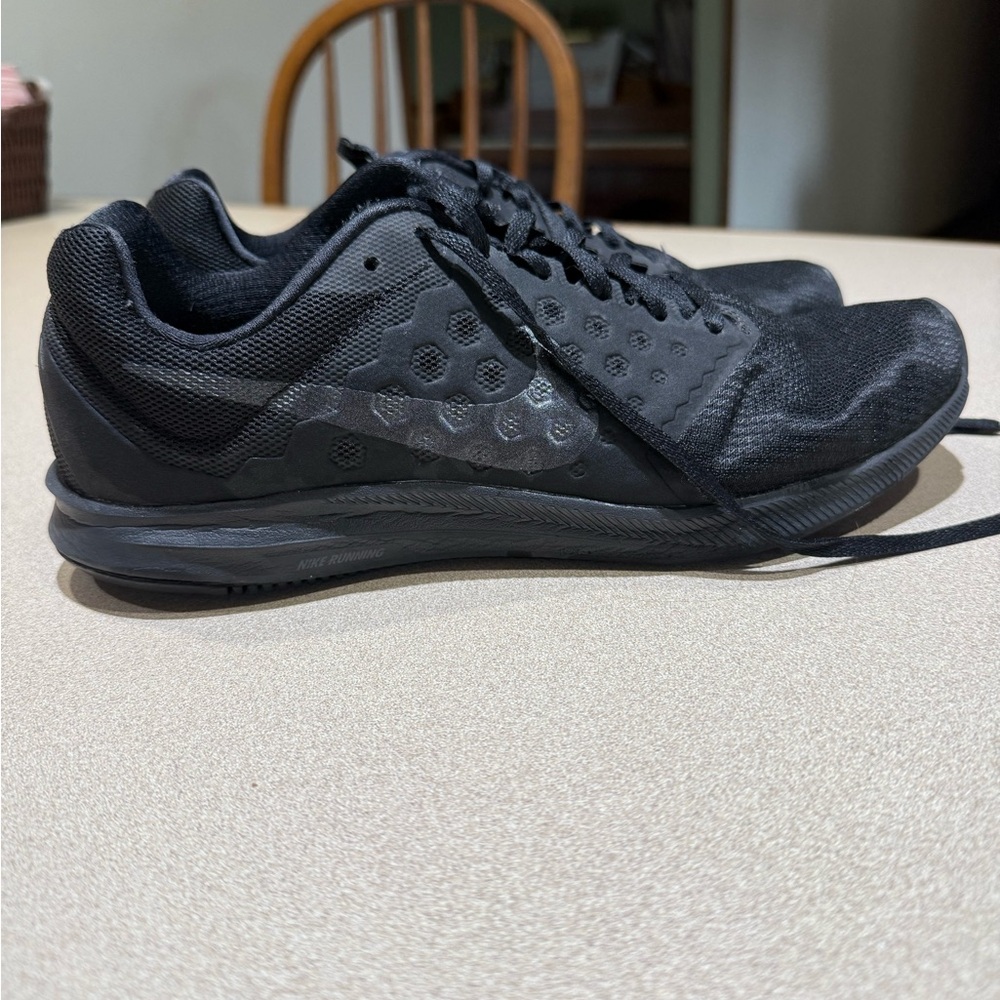 Nike Men's Black Athletic Shoes